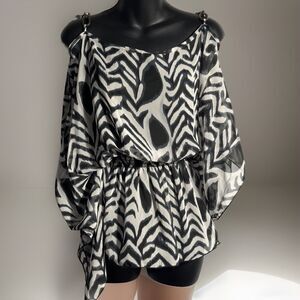 Vintage Bella Black/White Print Shirt Blouse Open Shoulder Chain Strap Sz S
